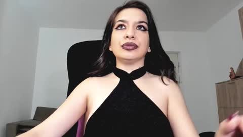 Snapshot of mistressmichelle5 chatting on 12/05/24, 11:38 YourGoddessM online show from 12/05/24, 11:38