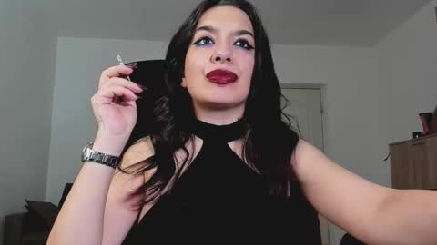 Snapshot of mistressmichelle5 chatting on 09/14/25, 09:03 YourGoddessM online show from 09/14/25, 09:03