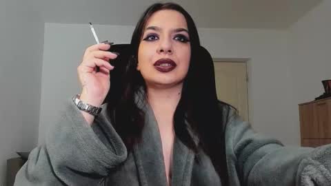 Snapshot of mistressmichelle5 chatting on 09/29/25, 10:25 YourGoddessM online show from 09/29/25, 10:25