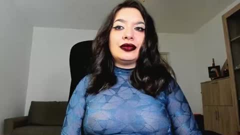 Snapshot of mistressmichelle5 chatting on 06/18/26, 04:24 YourGoddessM online show from 06/18/26, 04:24