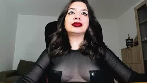 Snapshot of mistressmichelle5 chatting on 06/18/26, 08:02 YourGoddessM online show from 06/18/26, 08:02