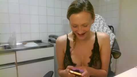 mistressmilly32 online show from 06/12/26, 10:41