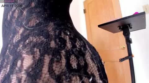 Snapshot of mistressnatti chatting on 04/17/26, 03:48 Natti online show from 04/17/26, 03:48