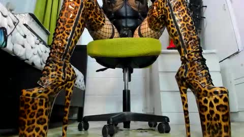 Snapshot of mistresstiffany69 chatting on 03/17/26, 10:24 Tiffany online show from 03/17/26, 10:24