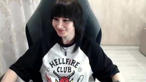 misty_dark online show from 10/22/25, 10:04