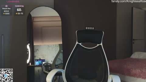 misty_roseee online show from 01/22/25, 07:24