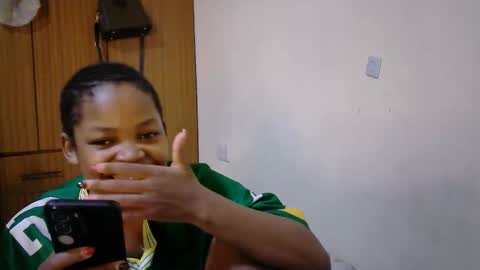 Snapshot of misty_shee chatting on 09/28/25, 06:46 misty_shee online show from 09/28/25, 06:46