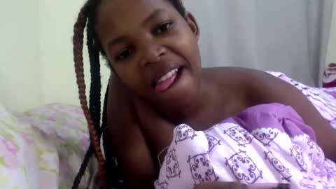 Snapshot of misty_shee chatting on 10/13/25, 08:47 misty_shee online show from 10/13/25, 08:47