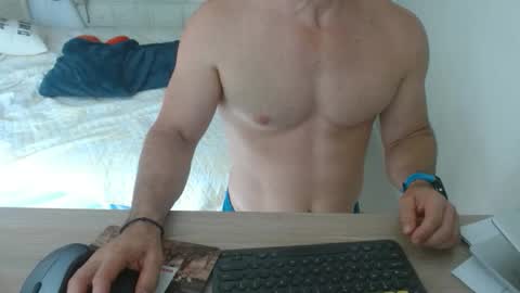 Snapshot of mitcheli chatting on 11/10/25, 03:00 Onlyfans online show from 11/10/25, 03:00