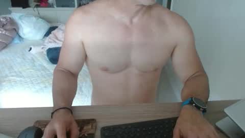 Snapshot of mitcheli chatting on 03/04/26, 03:18 Onlyfans online show from 03/04/26, 03:18