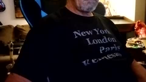 Snapshot of mitchnails69 chatting on 10/14/25, 10:05 BobbyMitchGa online show from 10/14/25, 10:05