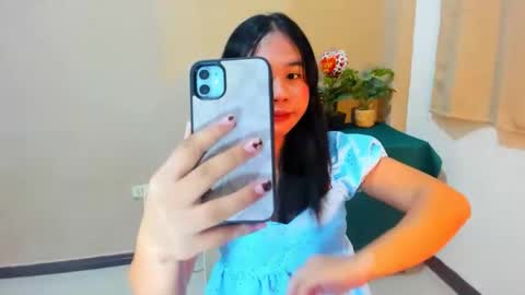 Snapshot of mitsuri_yuki chatting on 10/20/25, 10:59 Mitsu online show from 10/20/25, 10:59