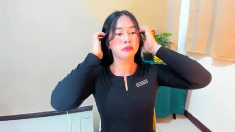 Snapshot of mitsuri_yuki chatting on 10/26/25, 02:12 Mitsu online show from 10/26/25, 02:12