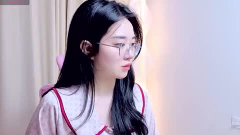 Snapshot of miu_999 chatting on 05/10/26, 02:11 miu_999 online show from 05/10/26, 02:11