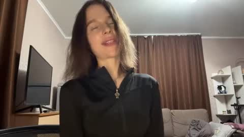 mivique online show from 06/20/26, 12:03