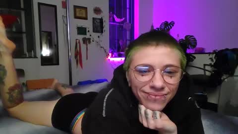 Snapshot of mixx_jinxxx chatting on 02/17/25, 01:15 Jinx online show from 02/17/25, 01:15