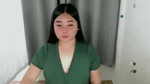 Snapshot of miya_licious chatting on 10/12/25, 05:45 cassie marie online show from 10/12/25, 05:45