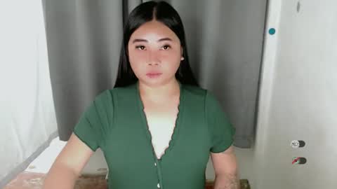 Snapshot of miya_licious chatting on 10/15/25, 05:35 cassie marie online show from 10/15/25, 05:35