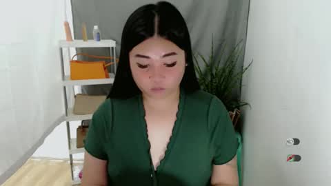 Snapshot of miya_licious chatting on 11/28/25, 09:01 cassie marie online show from 11/28/25, 09:01