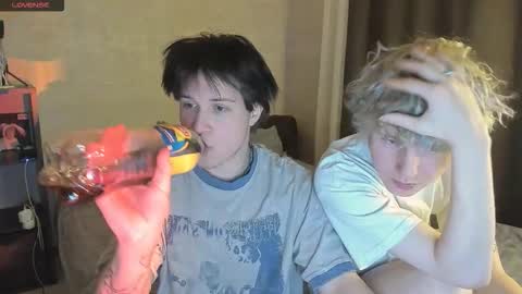 Snapshot of miya_meow_miku chatting on 12/22/25, 07:00 MeowMiku online show from 12/22/25, 07:00