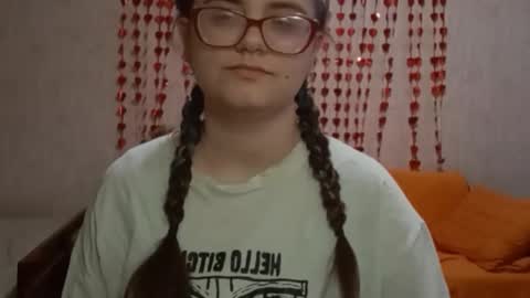 Snapshot of miyabe chatting on 03/17/26, 07:12 Milana online show from 03/17/26, 07:12