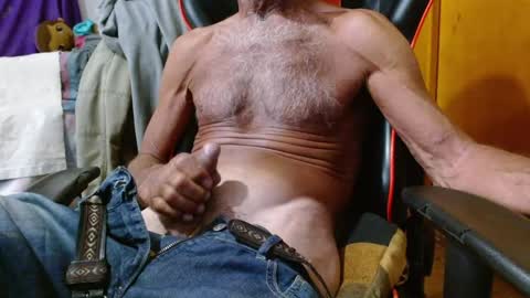 Snapshot of mjmadurengue chatting on 12/23/24, 06:27 Mario jose online show from 12/23/24, 06:27