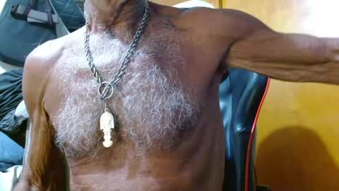 Snapshot of mjmadurengue chatting on 01/16/25, 10:44 Mario jose online show from 01/16/25, 10:44