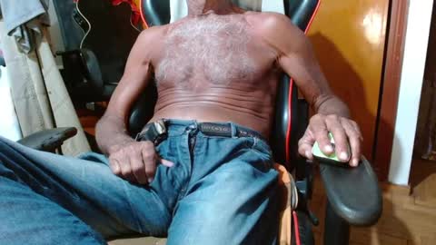 Snapshot of mjmadurengue chatting on 01/27/25, 02:53 Mario jose online show from 01/27/25, 02:53