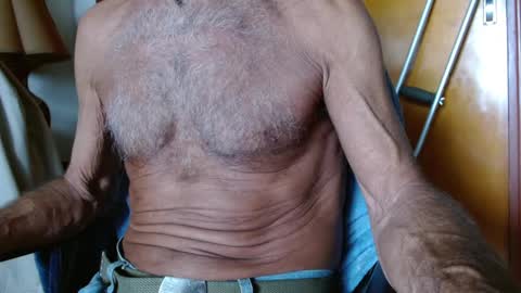 Snapshot of mjmadurengue chatting on 03/08/25, 06:58 Mario jose online show from 03/08/25, 06:58