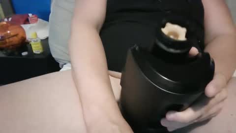 Snapshot of mlee_cam81 chatting on 11/05/25, 06:30 mlee_cam81 online show from 11/05/25, 06:30