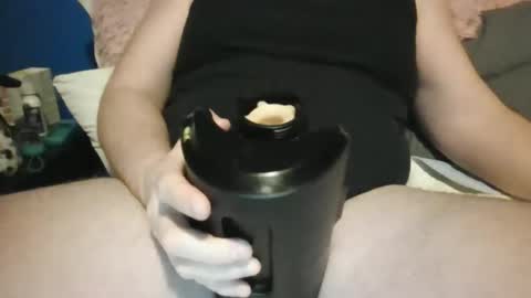 Snapshot of mlee_cam81 chatting on 01/06/26, 03:05 mlee_cam81 online show from 01/06/26, 03:05