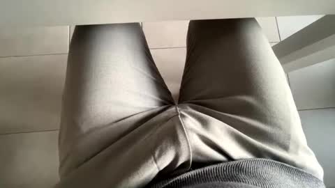 Snapshot of mmaestro42 chatting on 11/10/25, 03:33 mmaestro42 online show from 11/10/25, 03:33