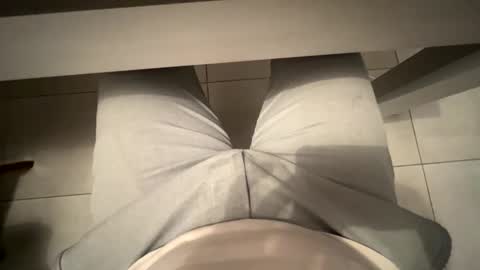 Snapshot of mmaestro42 chatting on 11/18/25, 05:17 mmaestro42 online show from 11/18/25, 05:17