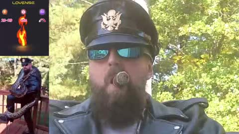 Snapshot of mmazsnake chatting on 10/19/25, 07:14 SMOKINsnakeEYEZ online show from 10/19/25, 07:14