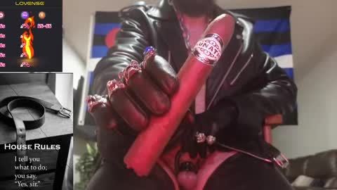 SMOKINsnakeEYEZ online show from 05/01/26, 11:31