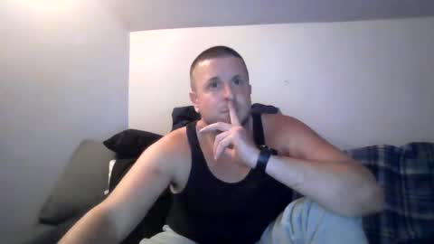 mmello2017 online show from 09/17/25, 06:15