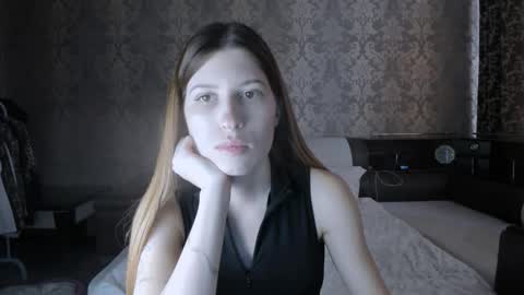 Lili online show from 10/12/25, 11:09