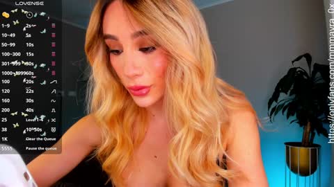 Snapshot of mmmayra_0x chatting on 01/05/25, 06:35 MAYRA online show from 01/05/25, 06:35