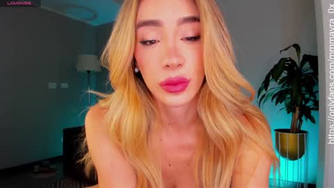 Snapshot of mmmayra_0x chatting on 01/13/25, 12:51 MAYRA online show from 01/13/25, 12:51