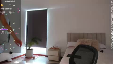 Snapshot of mmmayra_0x chatting on 09/25/25, 09:18 MAYRA online show from 09/25/25, 09:18