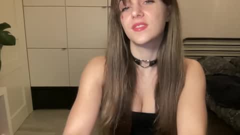 Snapshot of mmminnie chatting on 02/08/25, 07:27 mmminnie online show from 02/08/25, 07:27