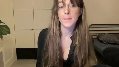 Snapshot of mmminnie chatting on 03/01/25, 06:11 mmminnie online show from 03/01/25, 06:11