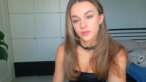 Snapshot of mmminnie chatting on 11/01/25, 07:10 mmminnie online show from 11/01/25, 07:10