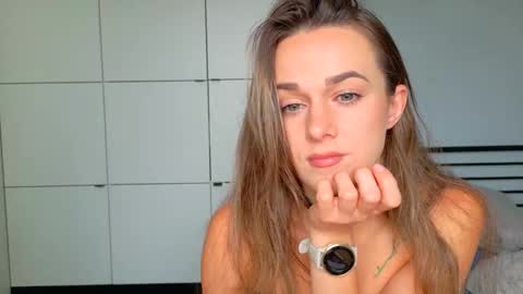 Snapshot of mmminnie chatting on 11/18/25, 10:31 mmminnie online show from 11/18/25, 10:31