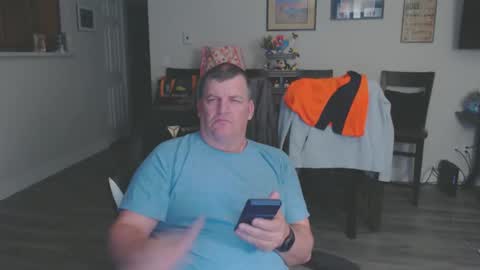 Snapshot of mmmthatsfunnn chatting on 12/29/24, 04:48 mmmthatsfunnn online show from 12/29/24, 04:48