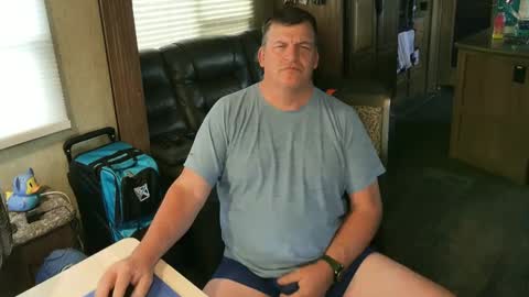 Snapshot of mmmthatsfunnn chatting on 09/15/25, 10:21 mmmthatsfunnn online show from 09/15/25, 10:21