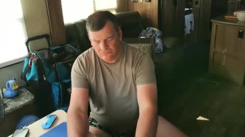 Snapshot of mmmthatsfunnn chatting on 09/18/25, 10:01 mmmthatsfunnn online show from 09/18/25, 10:01