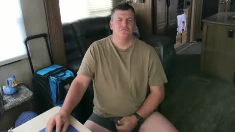 Snapshot of mmmthatsfunnn chatting on 09/19/25, 09:37 mmmthatsfunnn online show from 09/19/25, 09:37