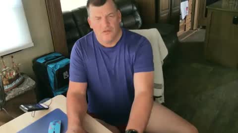 Snapshot of mmmthatsfunnn chatting on 10/04/25, 05:11 mmmthatsfunnn online show from 10/04/25, 05:11