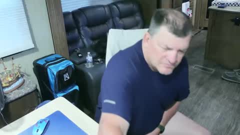 Snapshot of mmmthatsfunnn chatting on 10/05/25, 11:13 mmmthatsfunnn online show from 10/05/25, 11:13